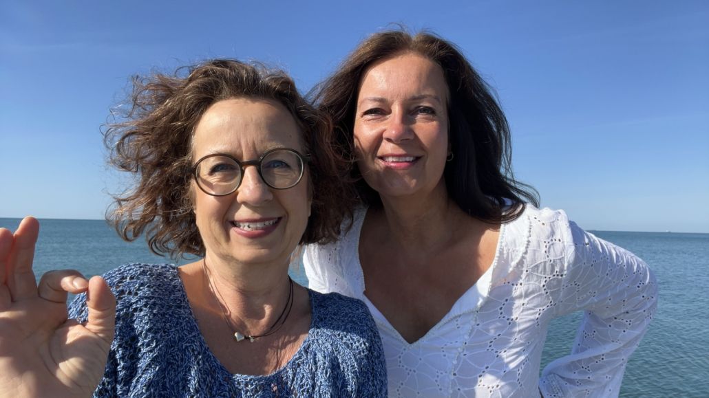 Bettina und Sabine von FrauSeele – spirituelle Begleiterinnen für Frauen im Wandel