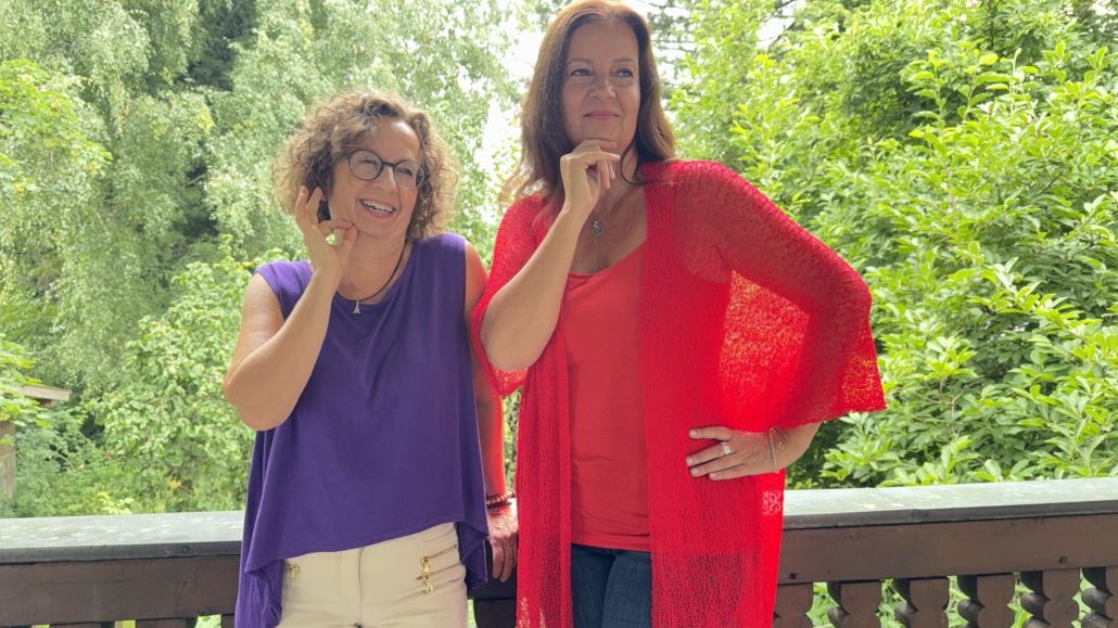 Bettina und Sabine von FrauSeele – spirituelle Begleiterinnen für Frauen im Wandel